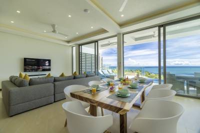 dining room villa ith sea view in Samui